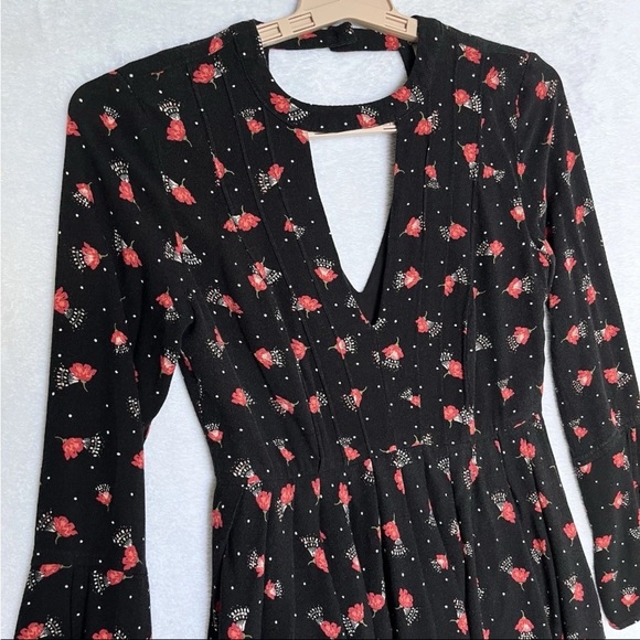 Free People Tegan Black Floral V-Neck Mini Dress Sz 0 Spring Date Party Boho EUC - Picture 5 of 15